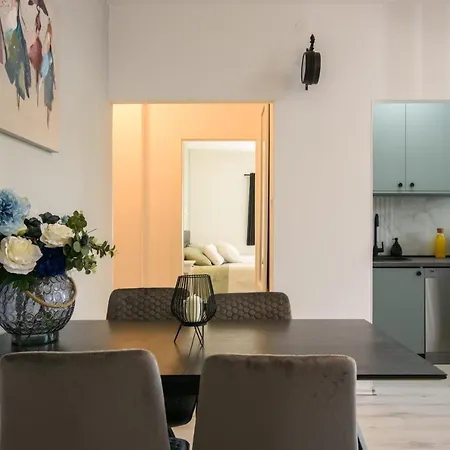 Luxury Hajdi شقة *